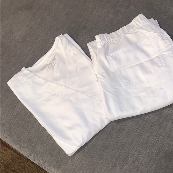 White Top and Bottom Scrub - Picture 1 of 1